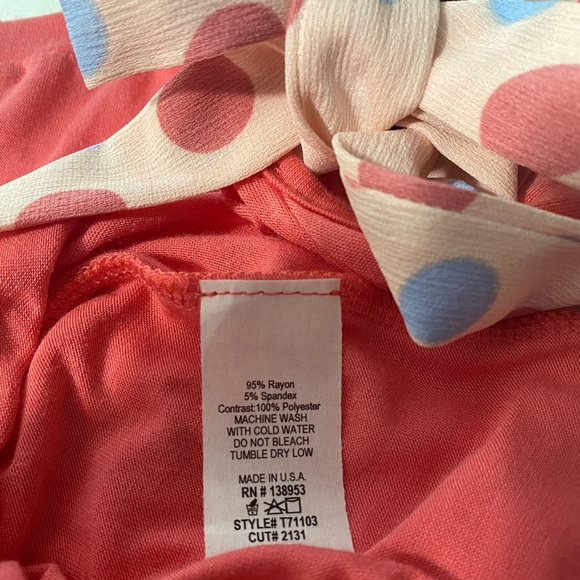 Cold shoulder top with bows - Picture 5 of 5